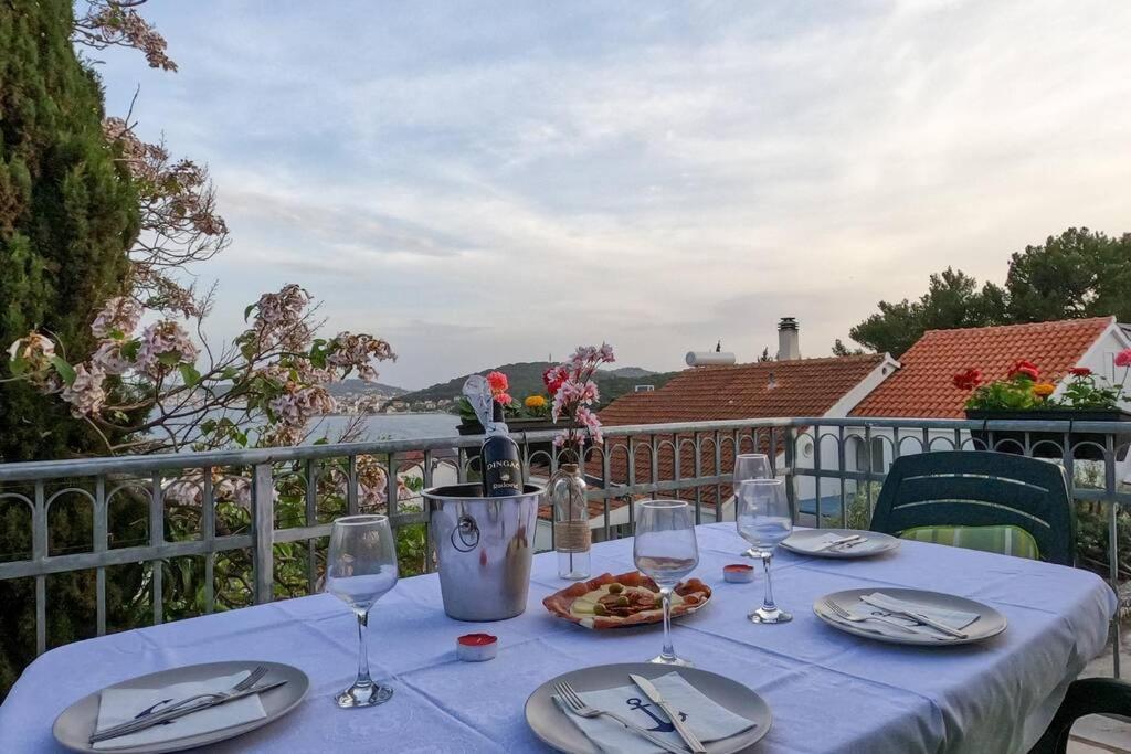 Kn House With Two Apartments Near Sea Rogoznica  Kültér fotó