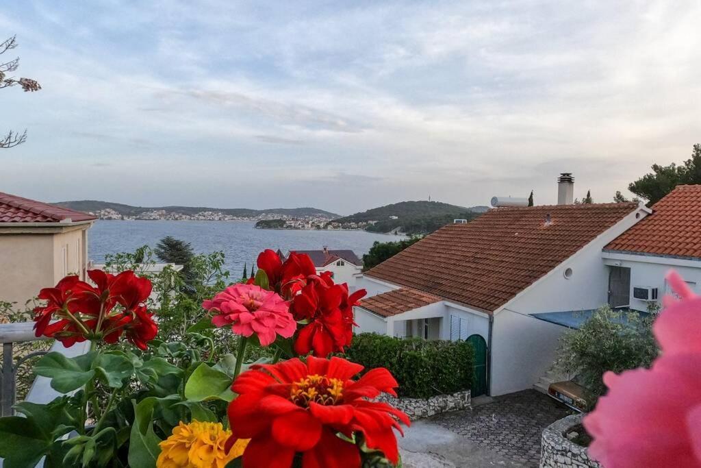 Kn House With Two Apartments Near Sea Rogoznica  Kültér fotó