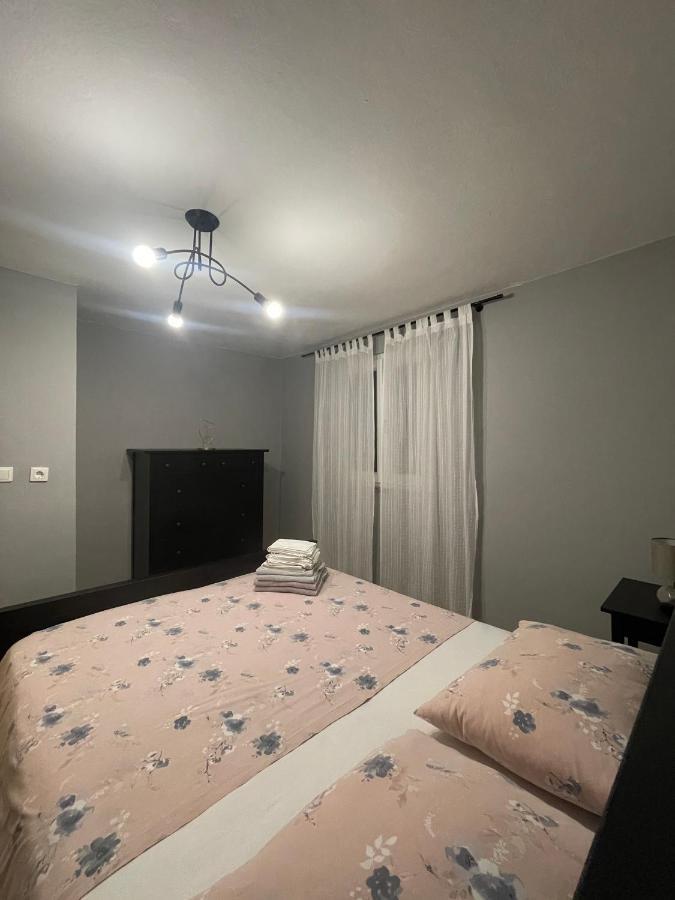 Kn House With Two Apartments Near Sea Rogoznica  Kültér fotó