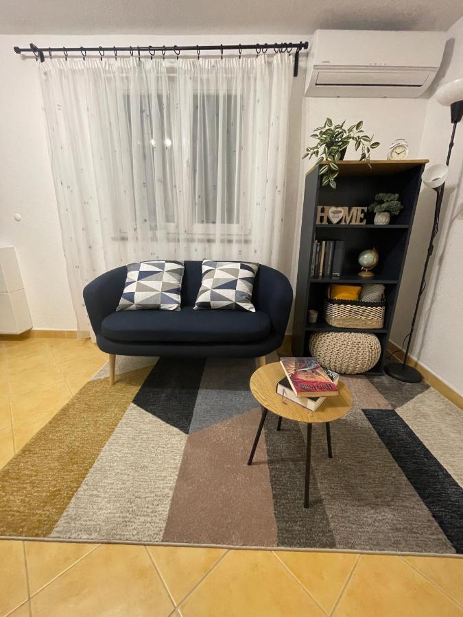 Kn House With Two Apartments Near Sea Rogoznica  Kültér fotó